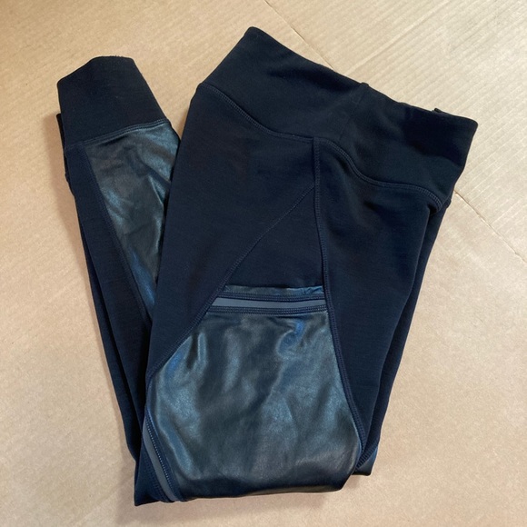 Athleta Urban Cozy Faux Leather Panel Fleece Lined Leggings size SP - Picture 5 of 14